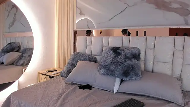 Naughty  Mom online show from March 28, 2026, 5:34 pm