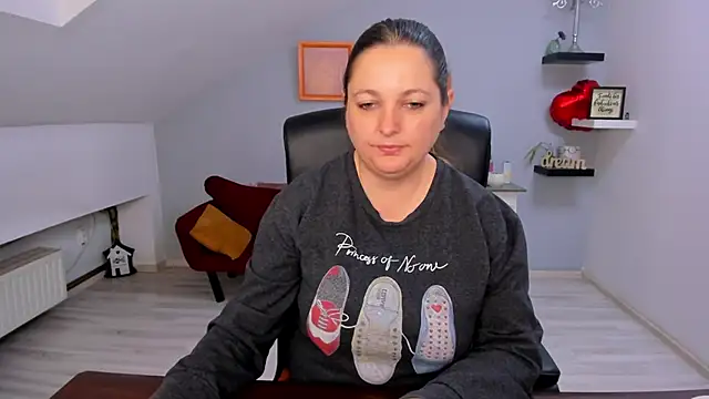 LollaGirl online show from March 28, 2026, 4:34 am