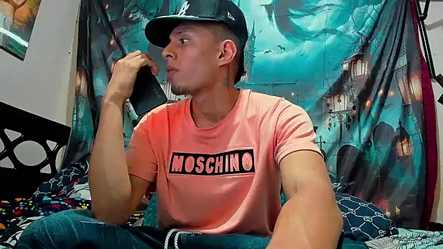 Snapshot of davidlatin66 chatting on November 9, 2025, 11:58 pm davidlatin66 online show from November 9, 2025, 11:58 pm