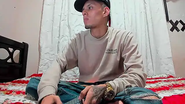 Snapshot of davidlatin66 chatting on December 23, 2025, 1:58 am davidlatin66 online show from December 23, 2025, 1:58 am