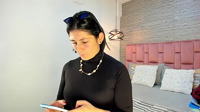 SarahDeyvis online show from January 30, 2025, 1:53 pm