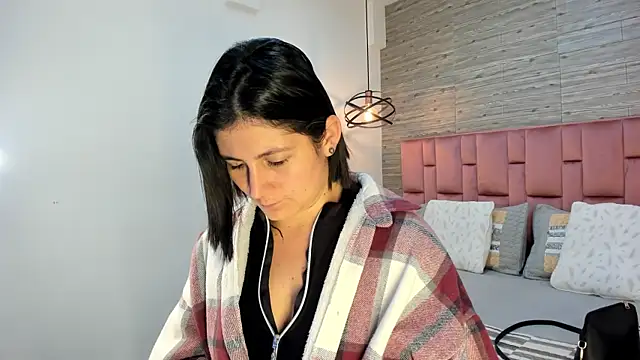 SarahDeyvis online show from February 8, 2025, 1:44 pm