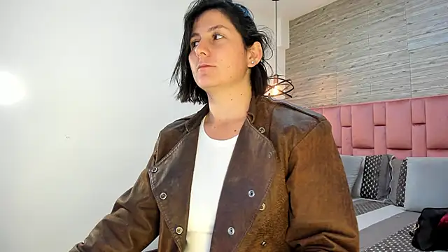 SarahDeyvis online show from February 27, 2025, 1:38 pm