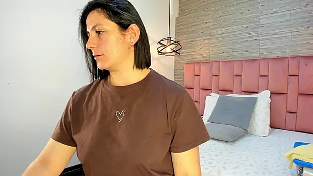 SarahDeyvis online show from March 18, 2025, 7:42 pm