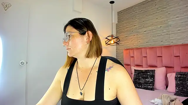 SarahDeyvis online show from September 11, 2025, 4:51 pm