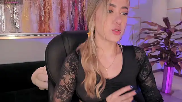 EveBensonX online show from November 6, 2025, 12:39 pm