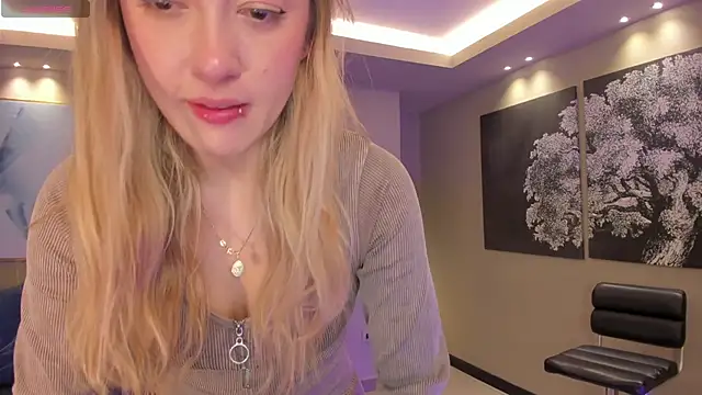 EveBensonX online show from March 8, 2026, 5:50 pm