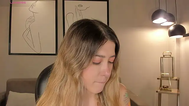 EveBensonX online show from April 12, 2026, 6:02 pm