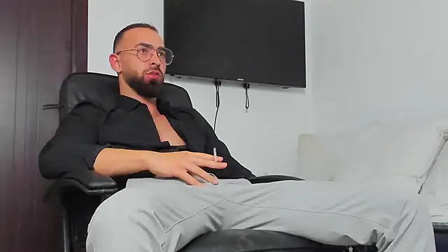 MichaelMasterss online show from January 8, 2025, 9:55 pm