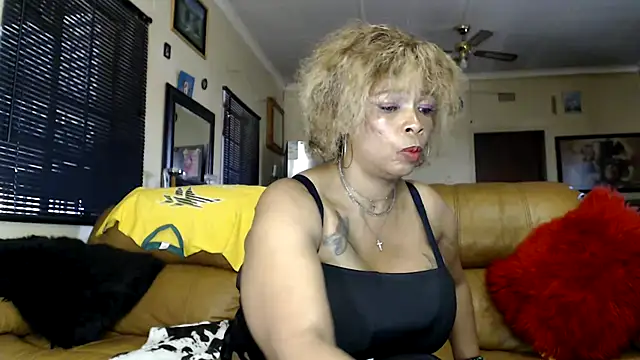 Snapshot of Gucci_Bx chatting on June 27, 2026, 2:55 pm Gucci Bx online show from June 27, 2026, 2:55 pm