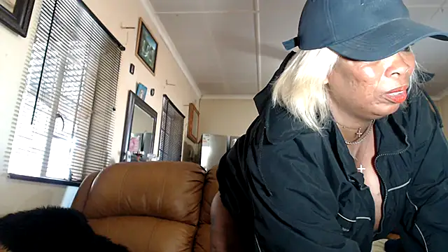 Snapshot of Gucci_Bx chatting on July 28, 2026, 1:32 pm Gucci Bx online show from July 28, 2026, 1:32 pm