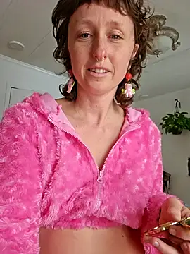 mossy kiss online show from January 31, 2026, 7:11 pm