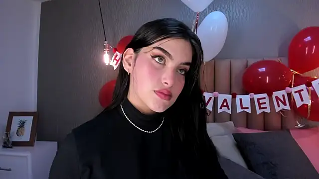 Alexa Thaylor  online show from February 16, 2025, 5:15 pm