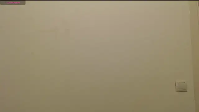  Hot Lady  online show from May 15, 2026, 8:27 pm