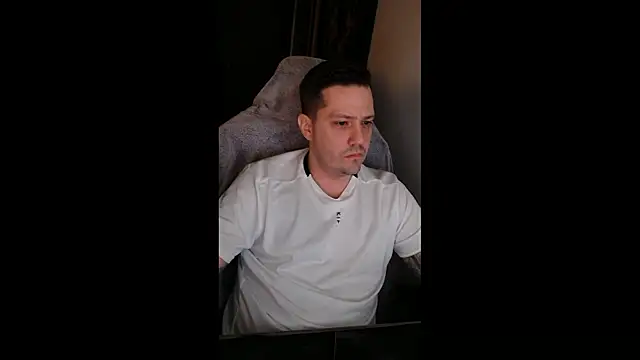 skrottum online show from March 3, 2025, 8:21 pm