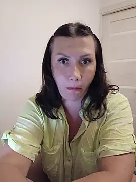 Snapshot of ROXOLANAA_SEXY chatting on June 9, 2026, 8:42 pm ROXOLANAA SEXY online show from June 9, 2026, 8:42 pm