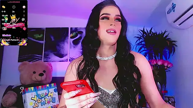 Sophiesweet5 online show from November 25, 2025, 3:23 pm