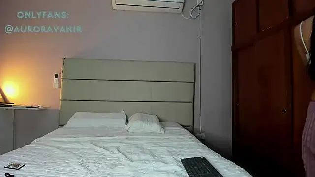 Snapshot of Aurora_Vanir chatting on December 7, 2024, 3:14 am Aurora Vanir online show from December 7, 2024, 3:14 am