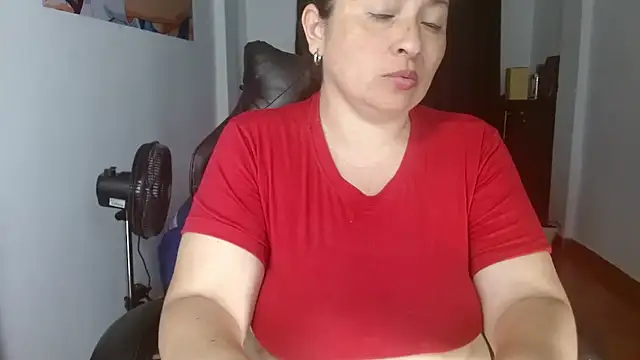 Victoriaevans1 online show from February 2, 2026, 7:12 pm