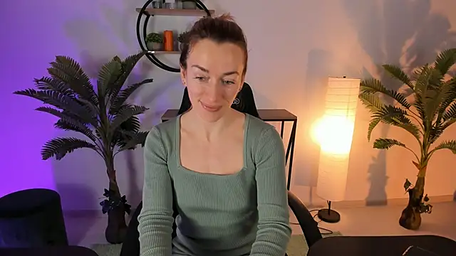 RebeccaMartinez online show from February 14, 2025, 5:09 am