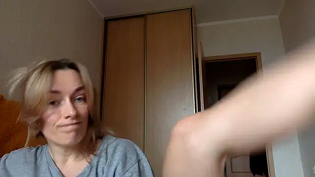 RebeccaMartinez online show from March 14, 2025, 10:07 am