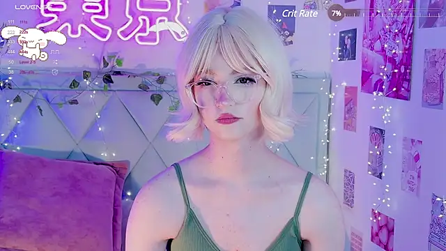 Snapshot of EffyEfans chatting on February 1, 2025, 10:48 am EffyEfans online show from February 1, 2025, 10:48 am