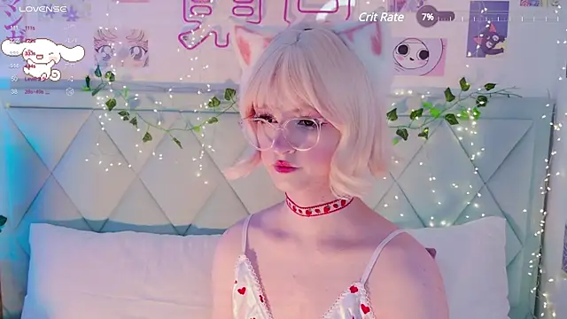 Snapshot of EffyEfans chatting on February 22, 2025, 9:23 am EffyEfans online show from February 22, 2025, 9:23 am