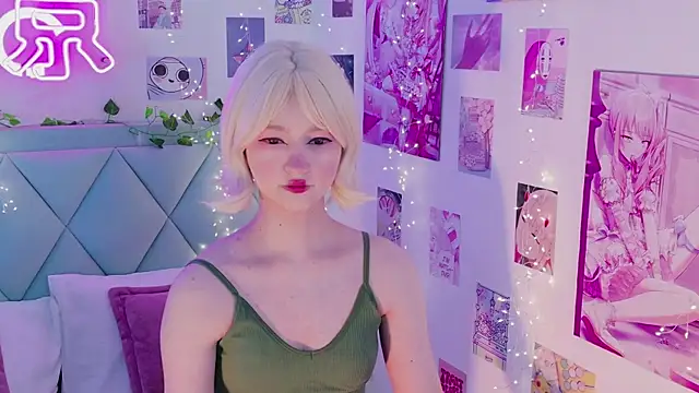 Snapshot of EffyEfans chatting on March 8, 2025, 4:12 am EffyEfans online show from March 8, 2025, 4:12 am