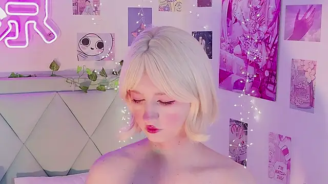 Snapshot of EffyEfans chatting on March 9, 2025, 4:16 am EffyEfans online show from March 9, 2025, 4:16 am