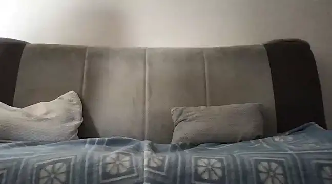 alejandrobgxh online show from December 18, 2024, 11:56 am