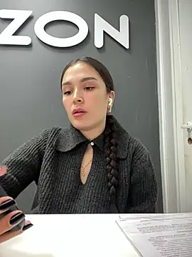 Snapshot of Sweet_Lollypop chatting on February 7, 2025, 1:11 pm Sweet Lollypop online show from February 7, 2025, 1:11 pm