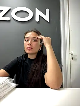 Snapshot of Sweet_Lollypop chatting on September 15, 2025, 4:07 pm Sweet Lollypop online show from September 15, 2025, 4:07 pm