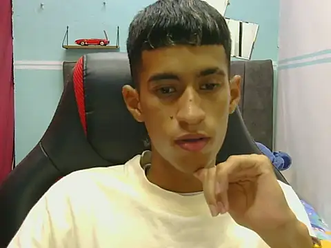 Snapshot of Angelstripboy chatting on May 18, 2026, 11:10 pm Angelstripboy online show from May 18, 2026, 11:10 pm