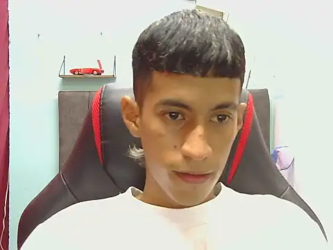 Snapshot of Angelstripboy chatting on May 22, 2026, 11:43 pm Angelstripboy online show from May 22, 2026, 11:43 pm