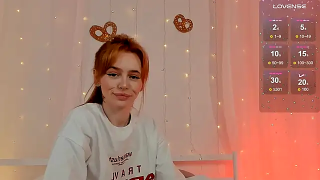 Phoenix Margo online show from September 22, 2025, 4:03 am