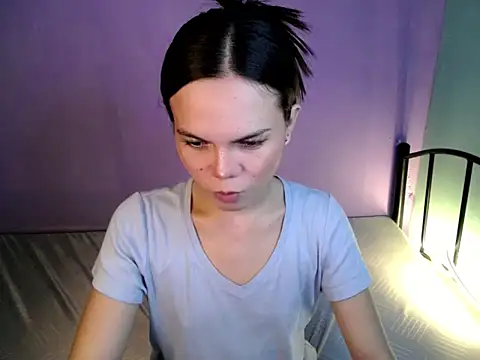 Snapshot of katie_white chatting on March 21, 2026, 12:21 pm katie white online show from March 21, 2026, 12:21 pm