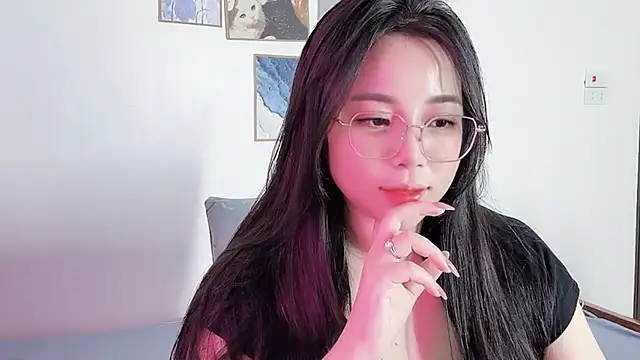   Lyly   online show from July 31, 2026, 4:06 pm