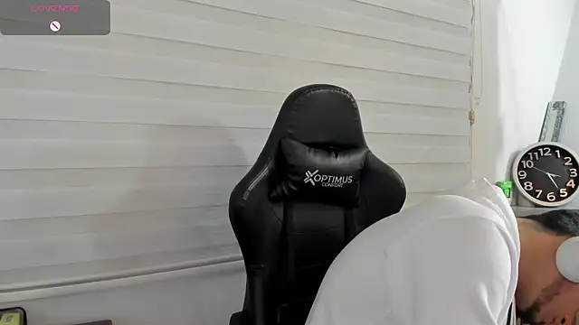 Snapshot of Rick_Diesel_ chatting on March 21, 2026, 8:19 am Rick Diesel online show from March 21, 2026, 8:19 am