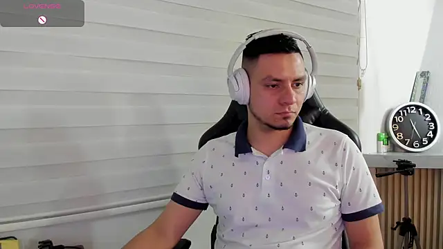 Snapshot of Rick_Diesel_ chatting on March 28, 2026, 4:23 am Rick Diesel online show from March 28, 2026, 4:23 am