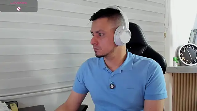 Snapshot of Rick_Diesel_ chatting on March 31, 2026, 4:24 am Rick Diesel online show from March 31, 2026, 4:24 am