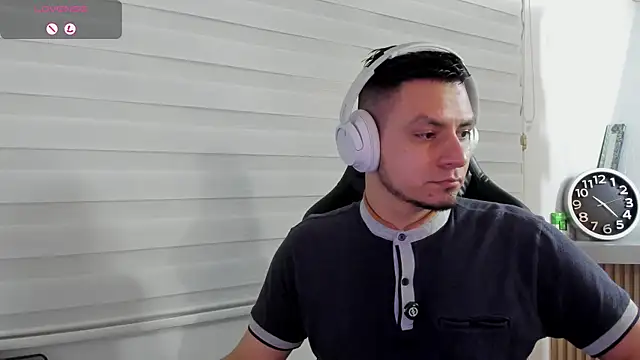 Snapshot of Rick_Diesel_ chatting on April 1, 2026, 3:18 am Rick Diesel online show from April 1, 2026, 3:18 am