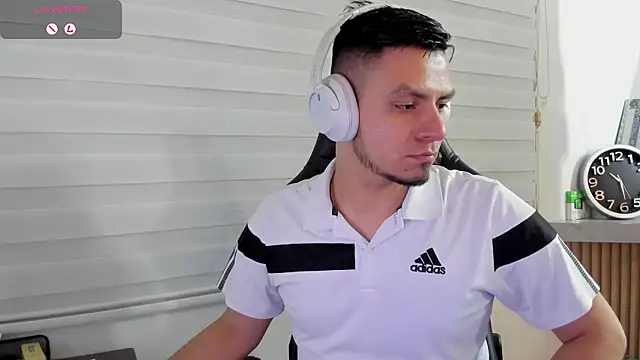 Snapshot of Rick_Diesel_ chatting on April 2, 2026, 3:26 am Rick Diesel online show from April 2, 2026, 3:26 am