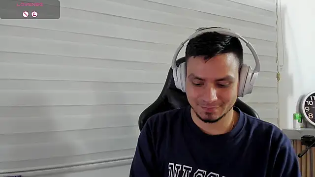 Snapshot of Rick_Diesel_ chatting on April 8, 2026, 6:02 am Rick Diesel online show from April 8, 2026, 6:02 am