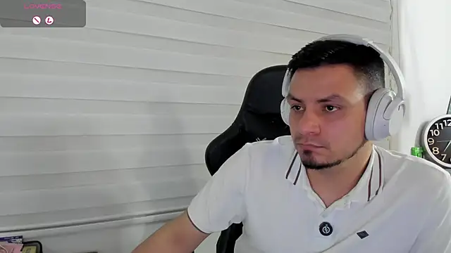 Snapshot of Rick_Diesel_ chatting on April 9, 2026, 6:19 am Rick Diesel online show from April 9, 2026, 6:19 am