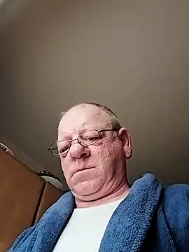 Kuschelb online show from November 28, 2025, 7:33 am