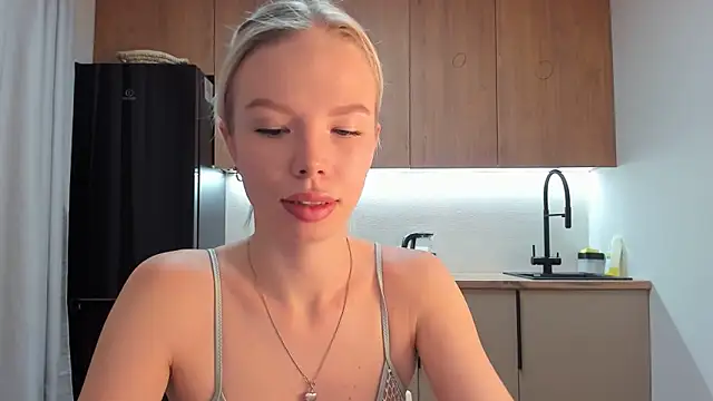 Snapshot of Olivia_Bells chatting on December 16, 2024, 9:20 pm Olivia Bells online show from December 16, 2024, 9:20 pm