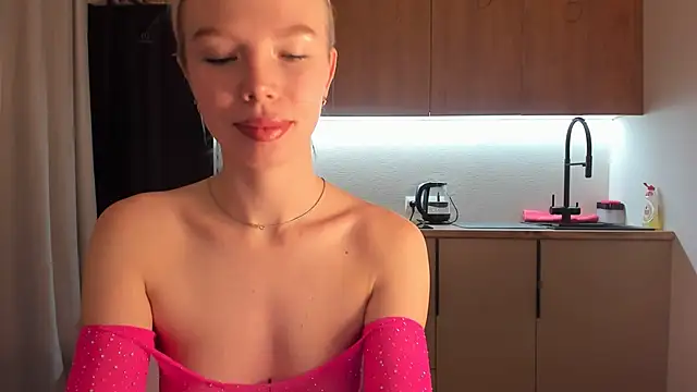 Snapshot of Olivia_Bells chatting on December 25, 2024, 9:22 pm Olivia Bells online show from December 25, 2024, 9:22 pm