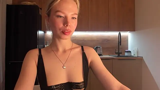 Snapshot of Olivia_Bells chatting on March 12, 2025, 9:35 pm Olivia Bells online show from March 12, 2025, 9:35 pm