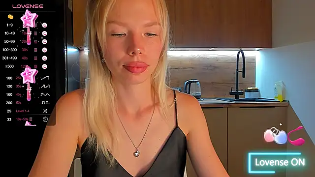 Snapshot of Olivia_Bells chatting on September 8, 2025, 10:09 pm Olivia Bells online show from September 8, 2025, 10:09 pm
