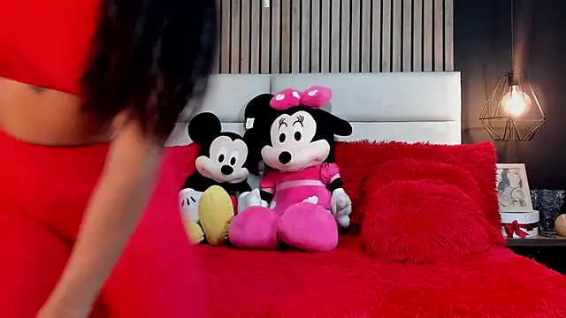 NiicolleMiller online show from September 24, 2025, 5:05 pm